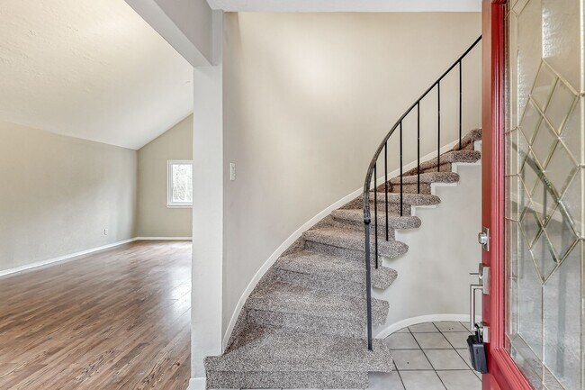 Building Photo - Great house in great neighborhood