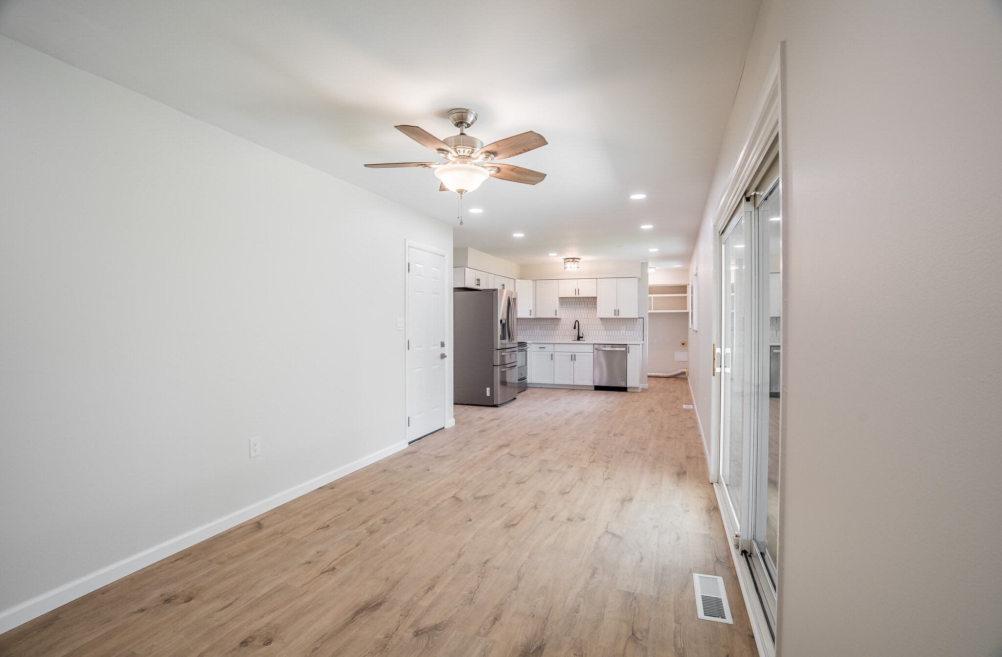 Building Photo - 405 Joellen Pl