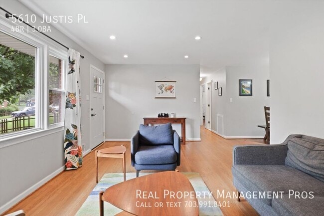 Building Photo - 5610 Justis Pl