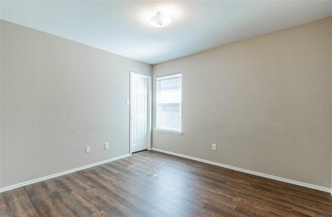 Building Photo - 4849 Carrotwood Dr