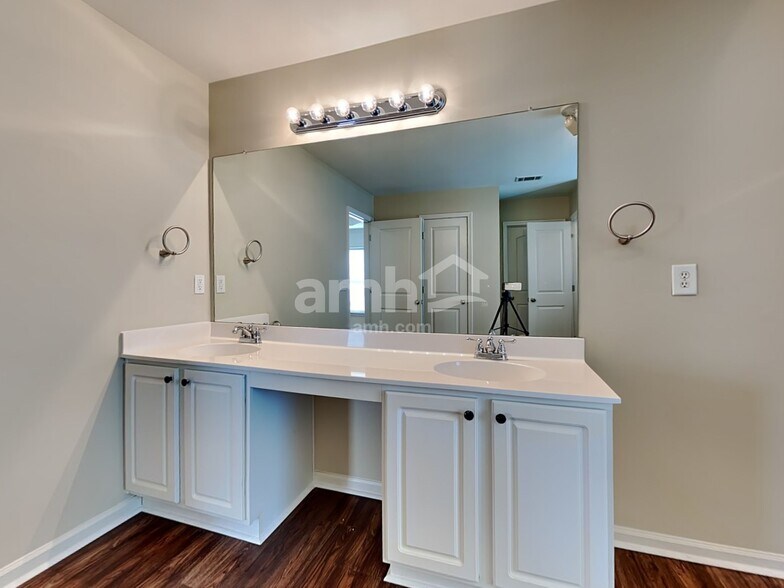 Building Photo - 1396 Revel Cove Dr SW