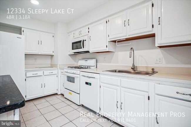 Building Photo - 12334 Sleepy Lake Ct