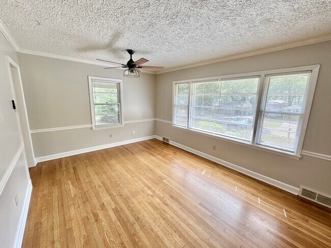 Building Photo - 3078 Chaucer Ln