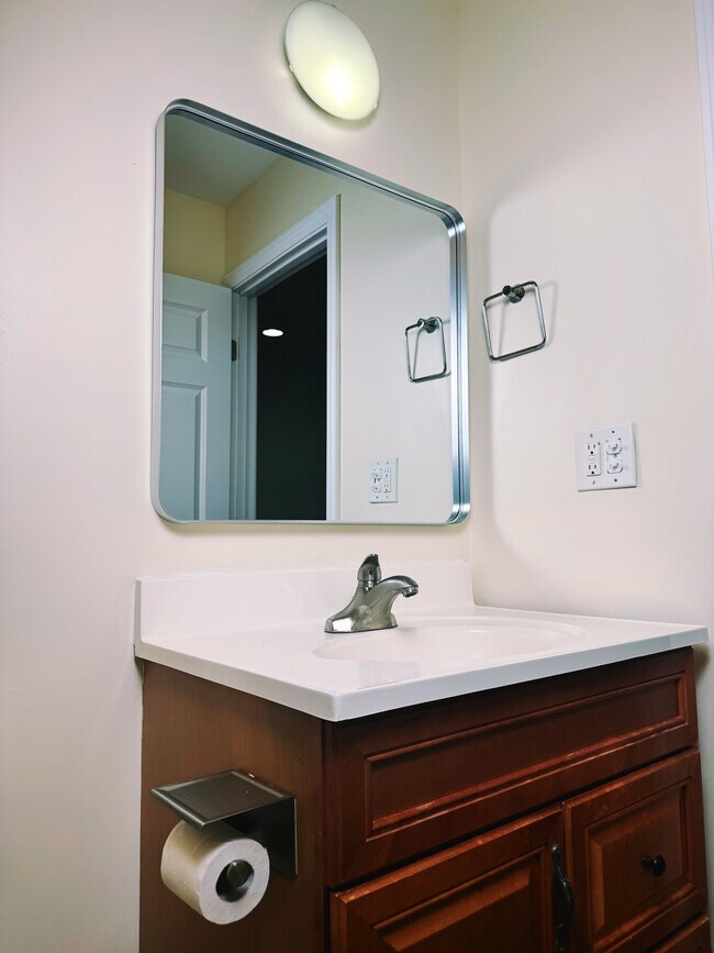 Building Photo - 4 Union Pl