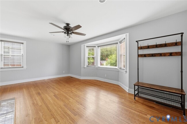 Building Photo - 7603 S Pinehill Dr
