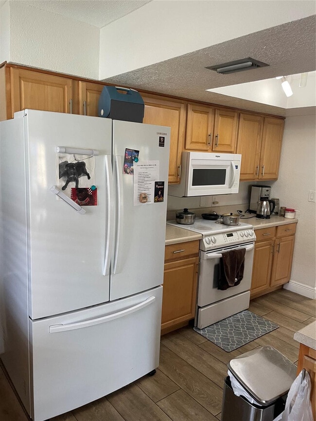 Building Photo - 4401 NW 43rd Ave