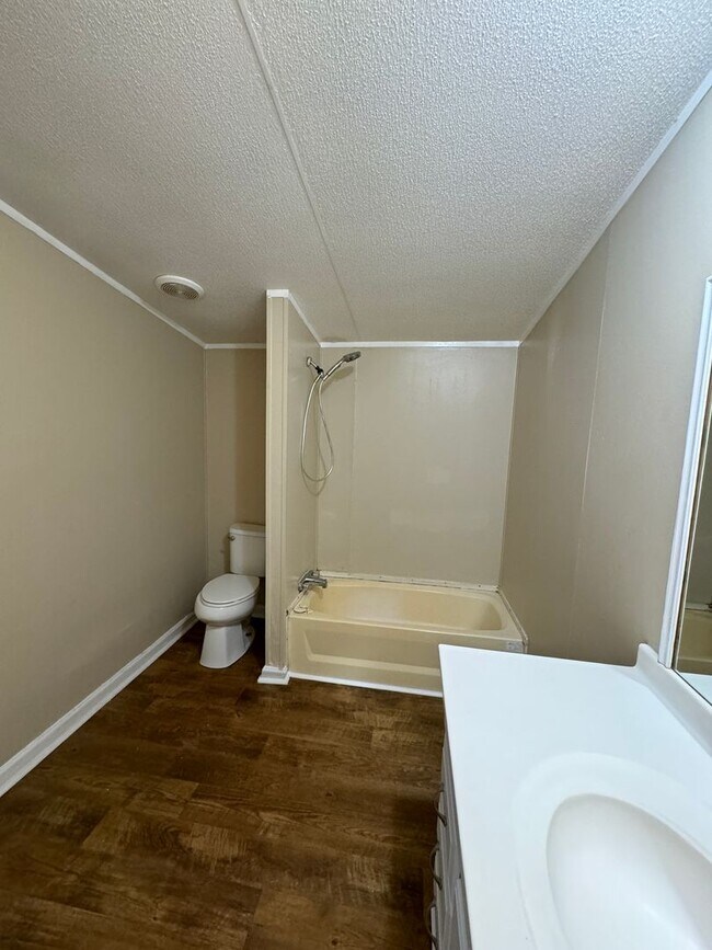 Building Photo - 161 Flournoy Lucas Rd