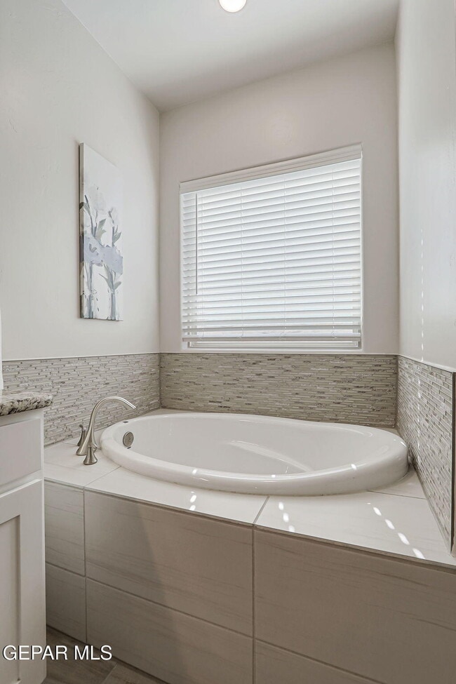 Building Photo - 12917 Nidd Ave