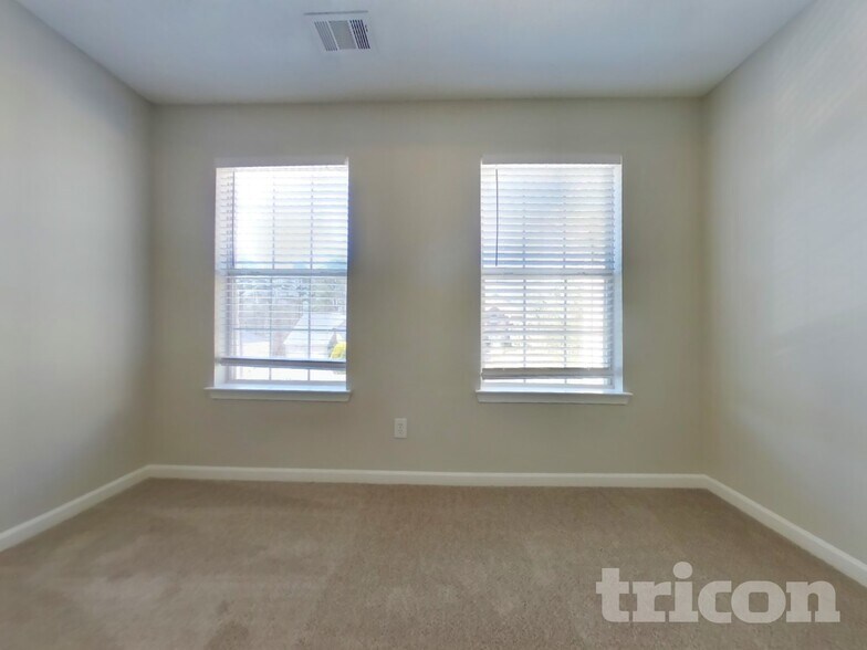 Building Photo - 5873 Cobalt Dr SW