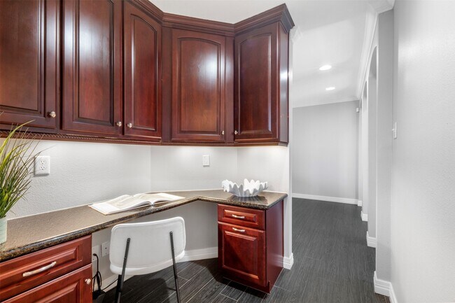 Building Photo - 768 Worthshire St