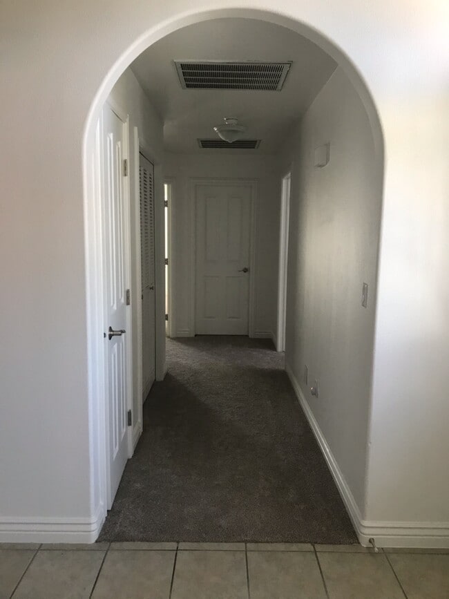 Building Photo - 876 Lizzie Ln