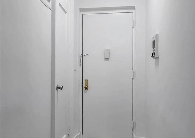 Building Photo - 402 Bay Ridge Pkwy