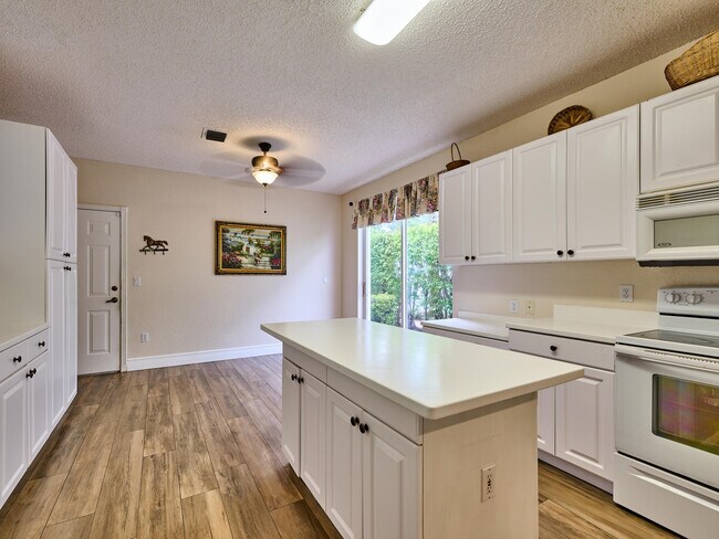 Building Photo - 2067 Cezanne Rd