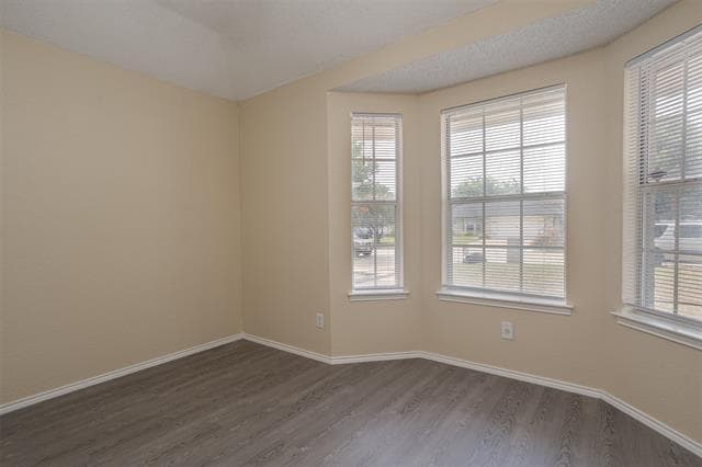 Building Photo - 733 Windridge Ln