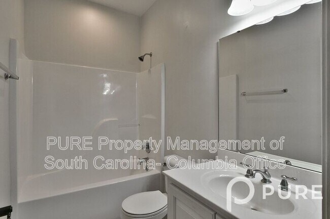 Building Photo - 4 Hunters Pond Dr