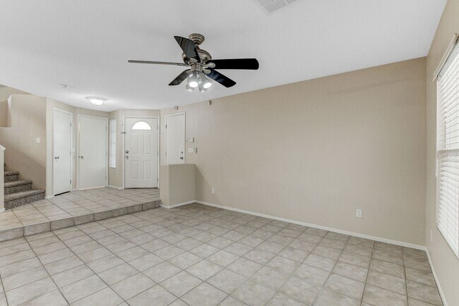 Building Photo - 2 Story 4 bedrooms 2.5 Bathrooms 2 car garage.