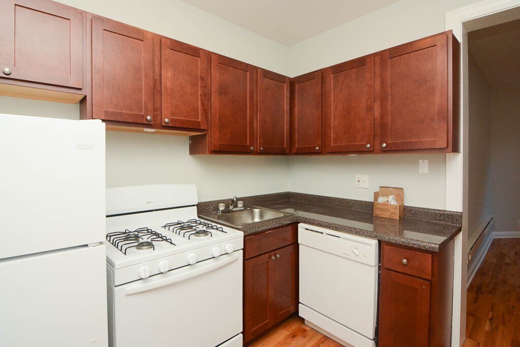 Building Photo - 4420 N Wolcott Ave