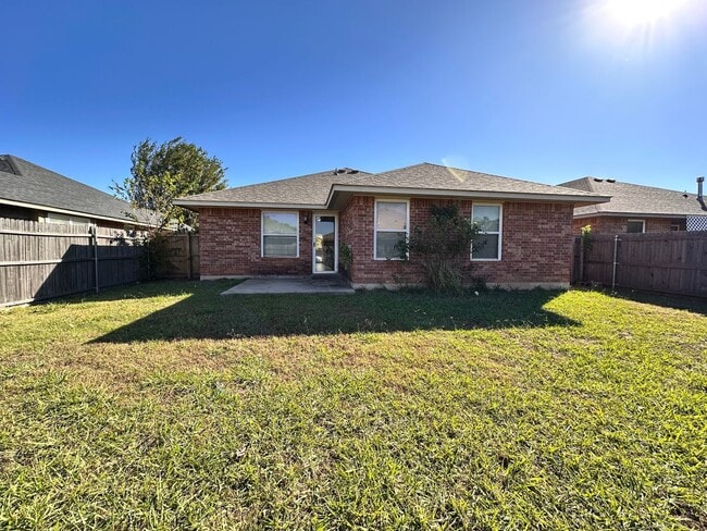 Building Photo - 3 Bedroom brick home in Del City
