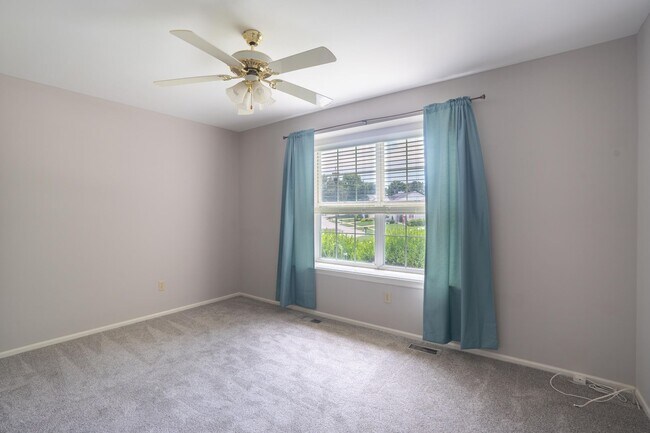 Building Photo - 16944 Hickory Crest Dr