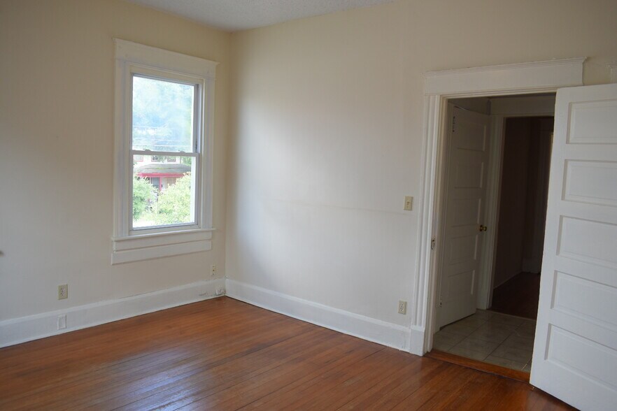 Building Photo - 417 N 5th Ave