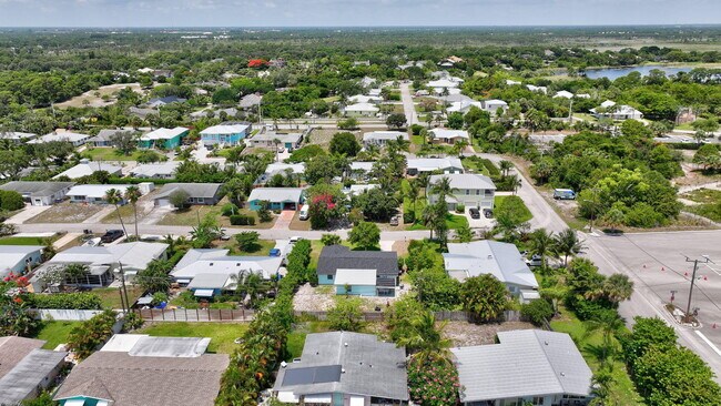 Building Photo - 3837 NE Melba Dr