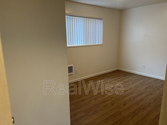Building Photo - 2629 SE 145th Ave