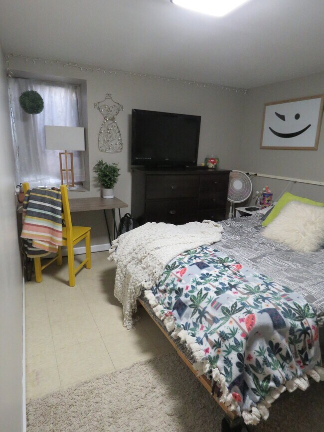 Building Photo - 1416 13th St S