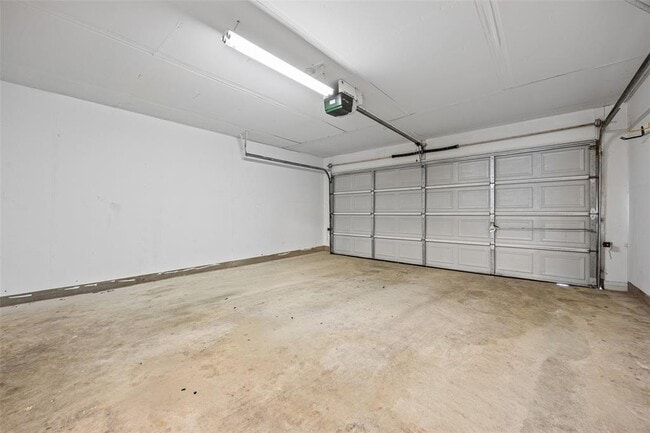 Building Photo - 17305 Dashwood Creek Dr