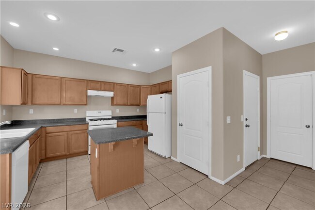 Building Photo - 10573 Allegrini Dr