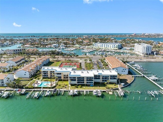 Building Photo - 363 Pinellas Bayway S