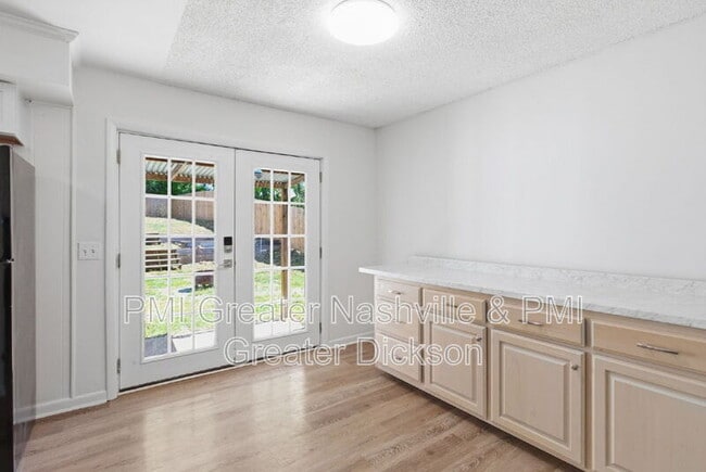 Building Photo - 704 McPherson Dr