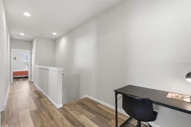 Building Photo - 3902 W Everett Ave