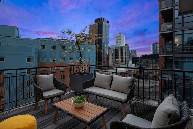 Building Photo - 1000 Union St