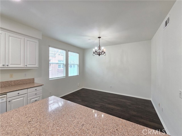 Building Photo - 527 N Chardonnay Dr