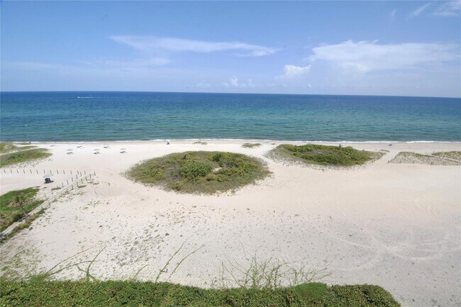 Building Photo - 1012 N Ocean Blvd