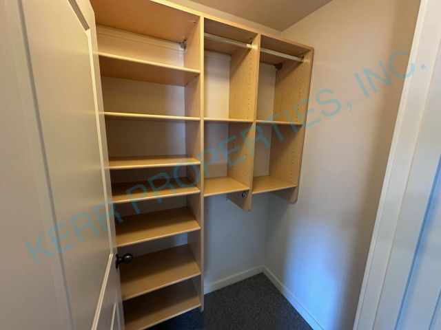 Building Photo - Charming 2-Bed Townhouse Retreat with 2.5 ...