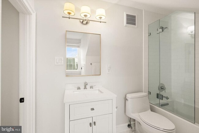 Building Photo - 312 N Pitt St