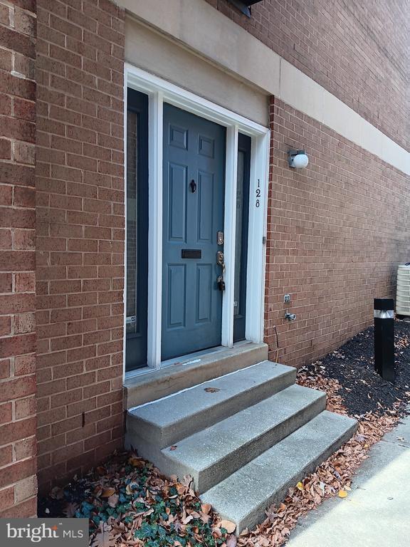 Building Photo - 128 W Barre St