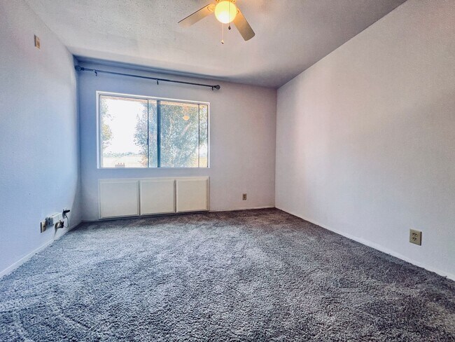 Building Photo - Mission Ridge 2 Bedroom 2 Bath Condo for Rent
