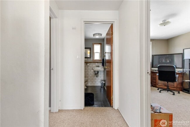 Building Photo - 4 bedroom home in one of Tacoma's most cov...