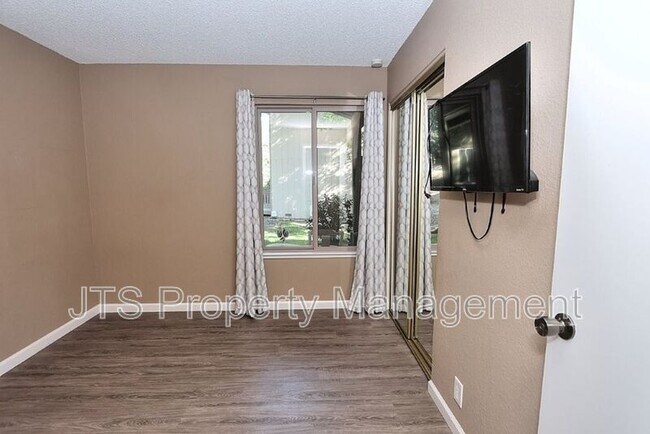Building Photo - 6913 Navarro Ct