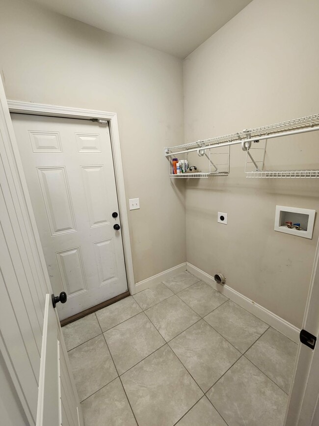 Building Photo - 102 Quince Ave