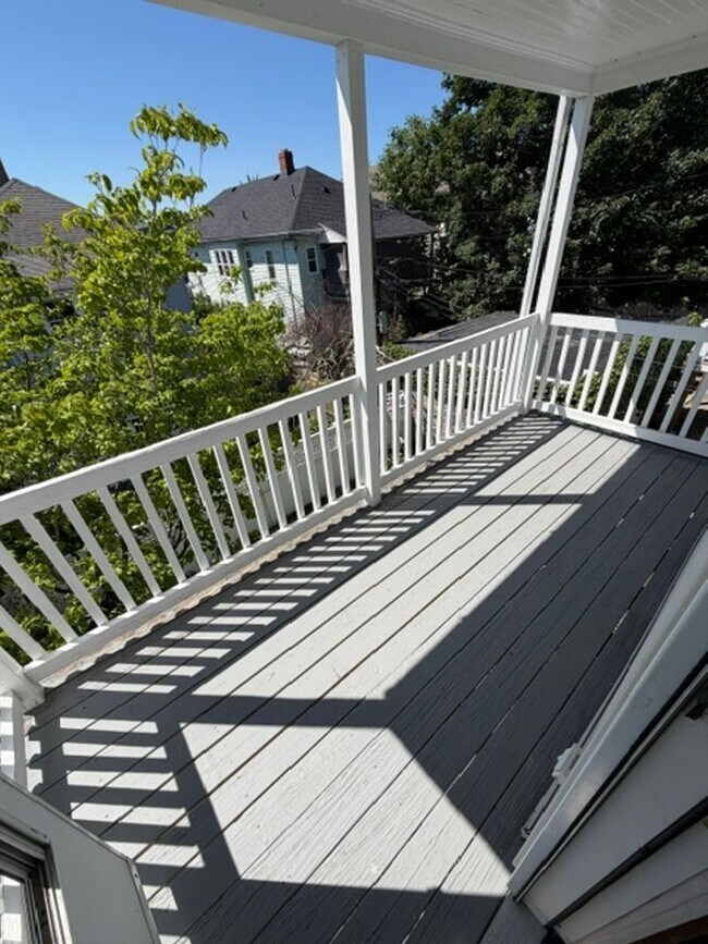 Building Photo - 3bed in Dorchester is now available