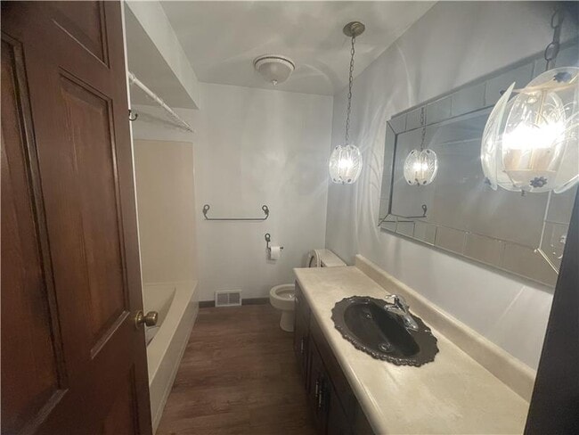 Building Photo - 820 Colliers Way