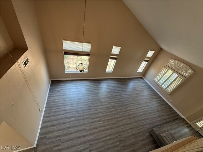 Building Photo - 2113 Desert Pines St