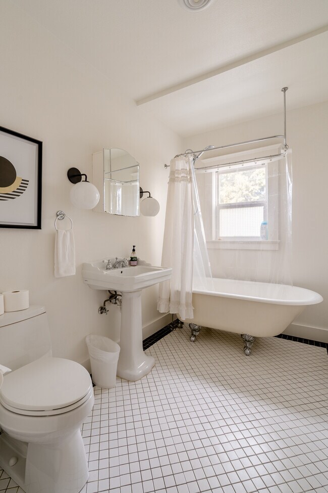 Building Photo - 4065 N Mississippi Ave