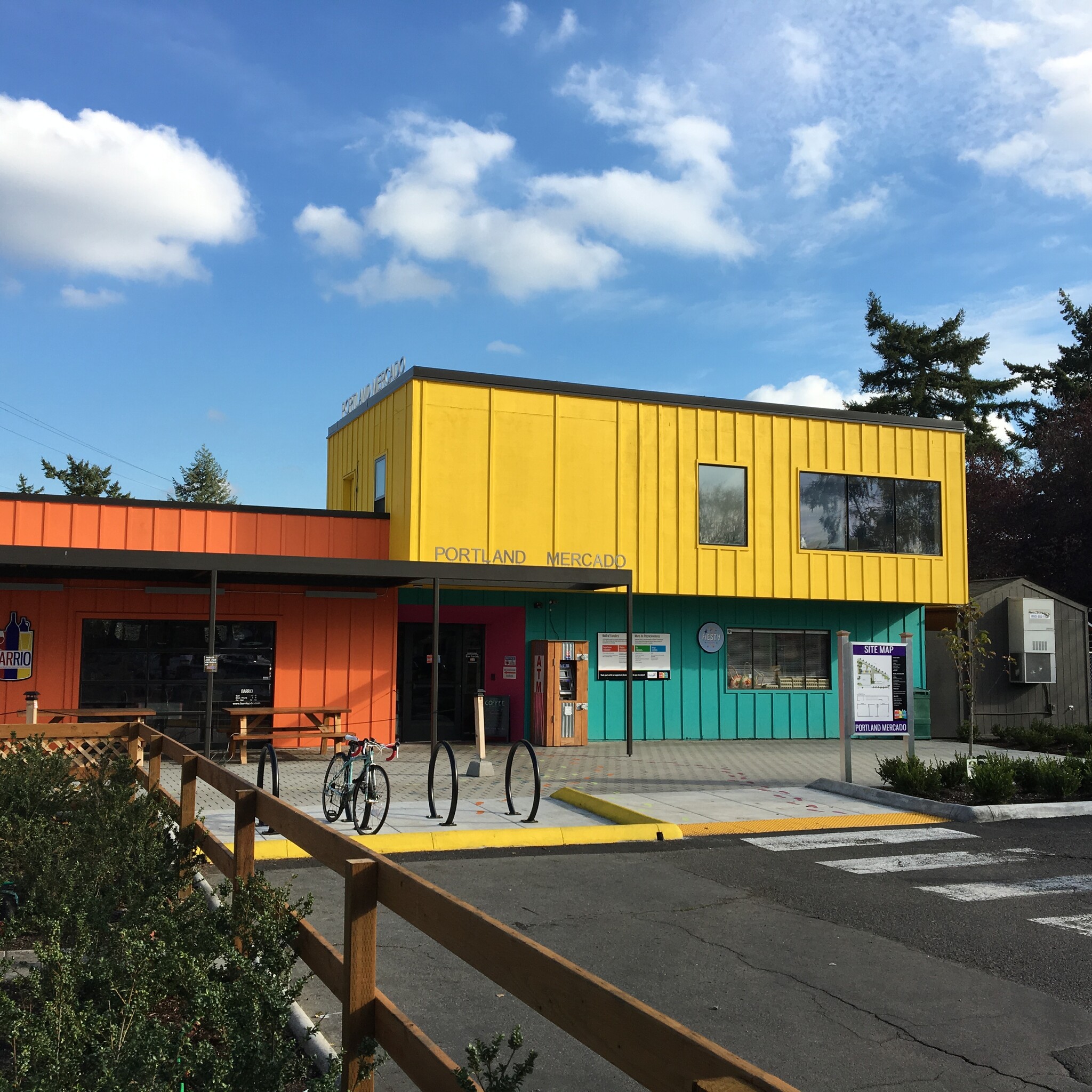 Building Photo - 4925 SE 71st Ave