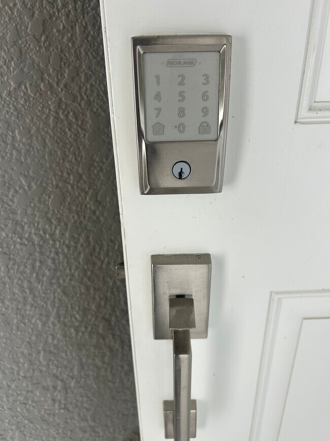 Building Photo - 18421 Copperhead Dr