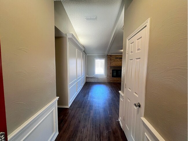 Building Photo - 5718 88th St