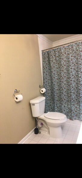 Building Photo - 1240 Shady Oak Trl